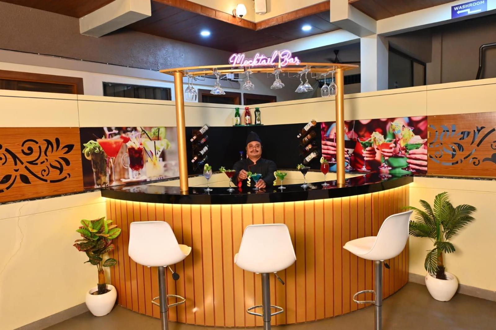 The Apple Tree Hotel Indore Dış mekan fotoğraf