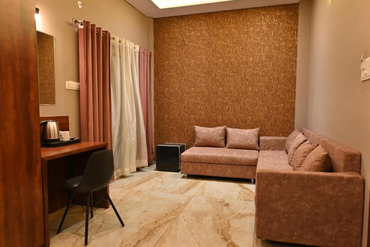 The Apple Tree Hotel Indore Dış mekan fotoğraf