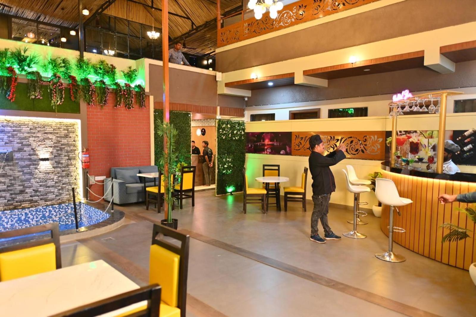 The Apple Tree Hotel Indore Dış mekan fotoğraf
